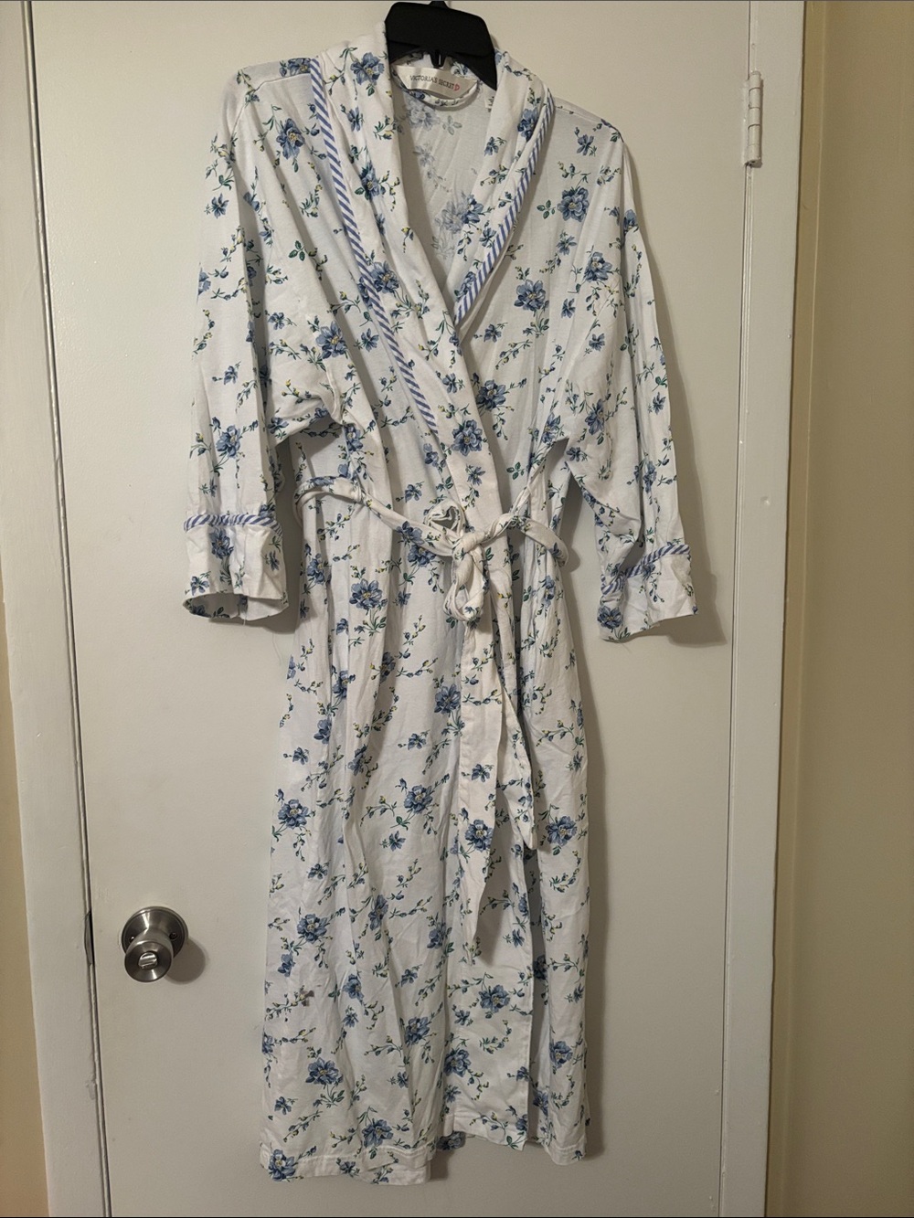 Victoria's Secret White Robe with Blue Floral Print Vtg Secret Country M